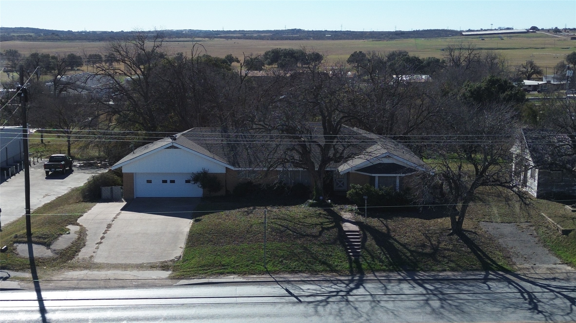 1306 E Central Comanche TX 76442