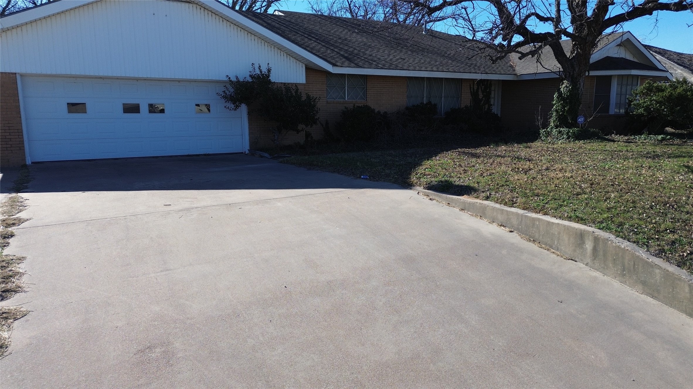 1306 E Central Comanche TX 76442