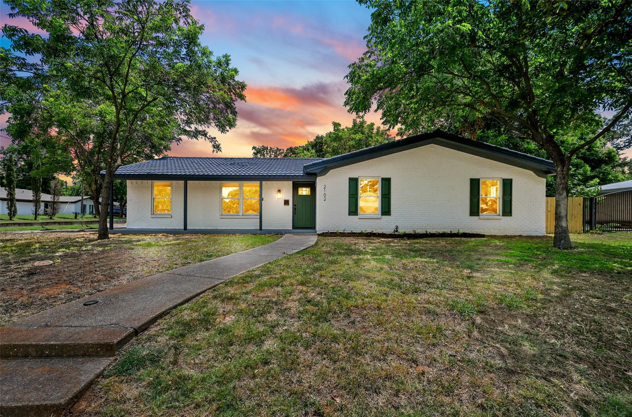 2102 W 11th Street Irving TX 75060