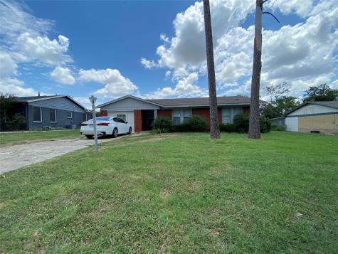3112 Meadow Oaks Drive Haltom City TX 76117