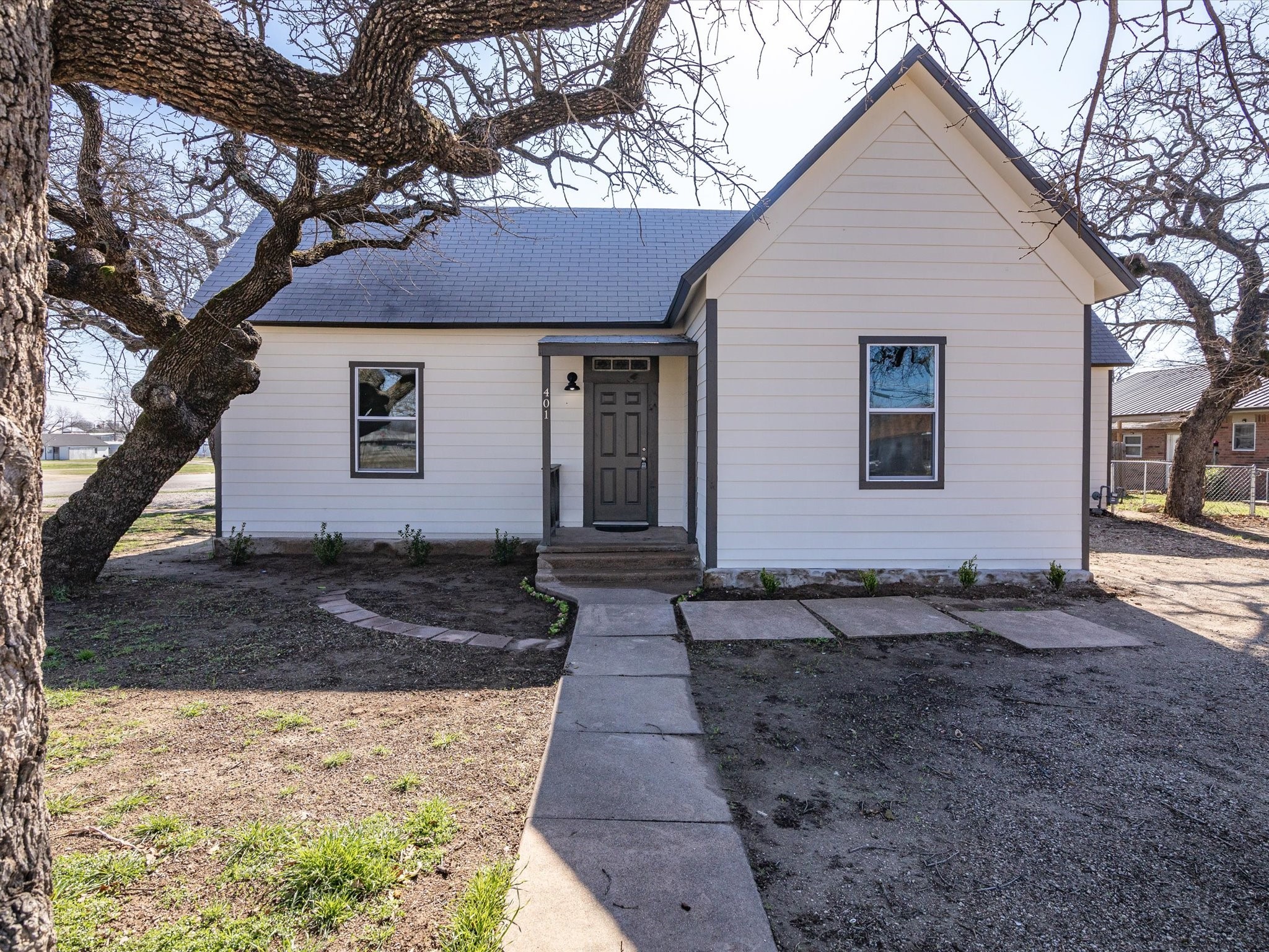 401 Cowan Street Bowie TX 76230