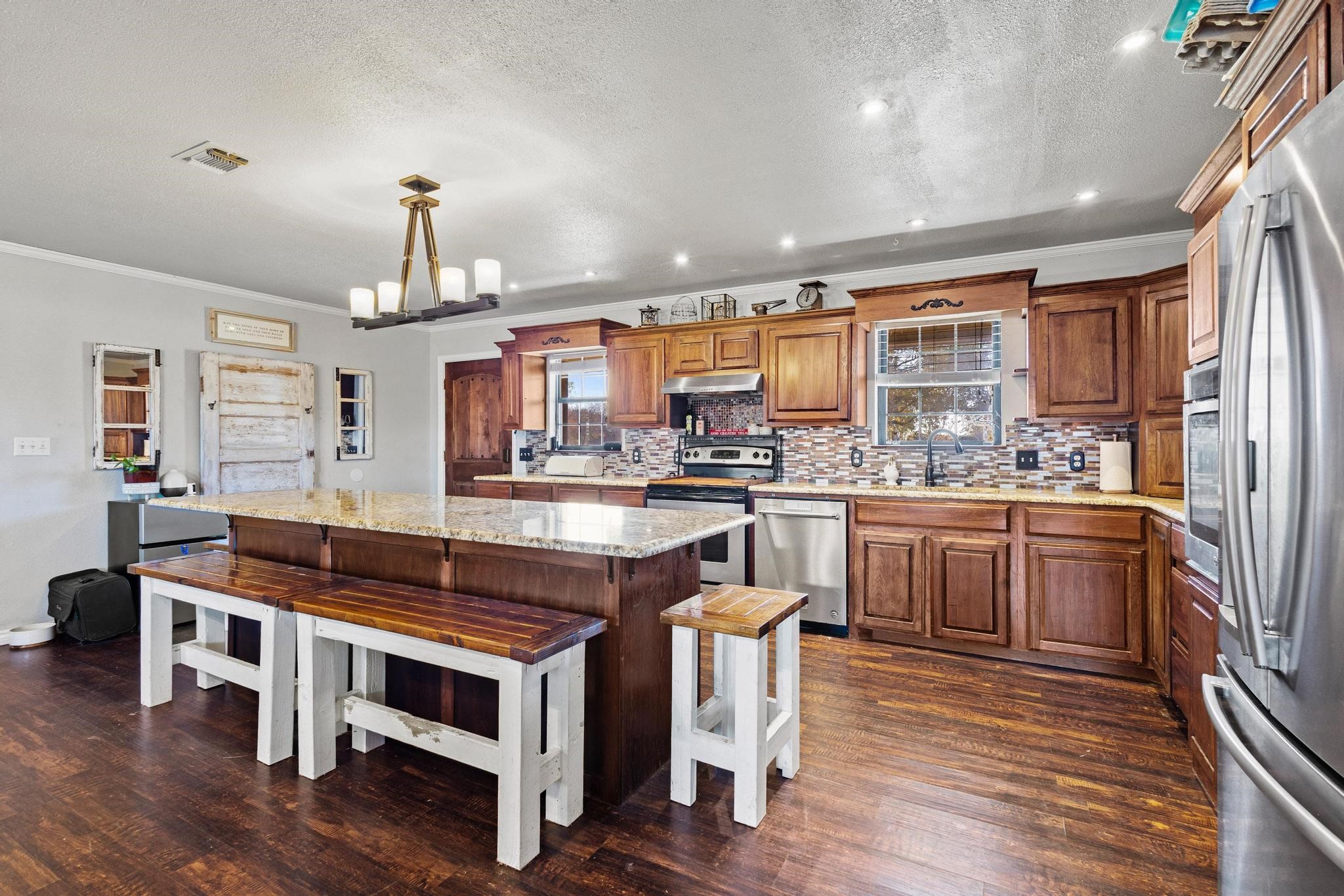 625 County Road 13300 Paris TX 75462