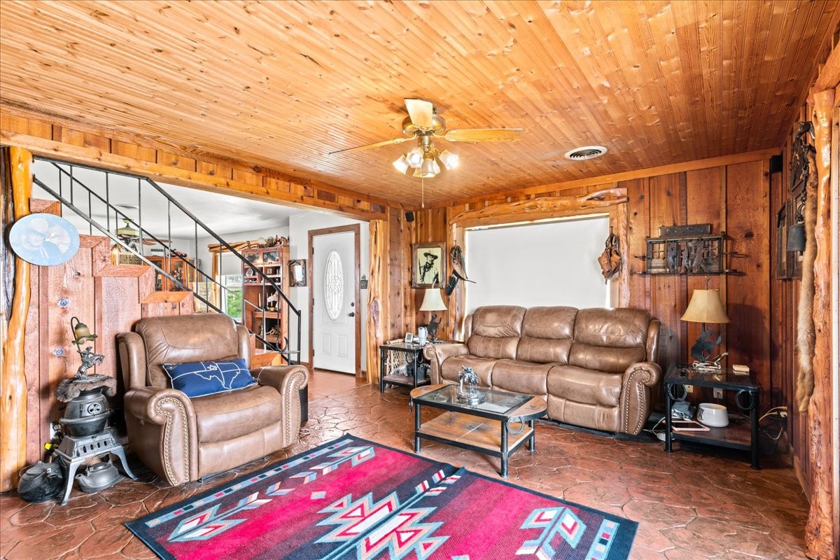 806 Dennis Road Weatherford TX 76087