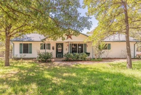 1529 County Road 1270 Alvord TX 76225