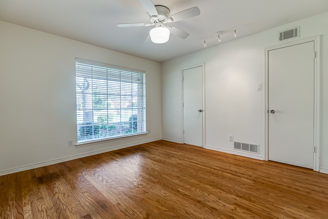 11007 Candlelight Lane Dallas TX 75229