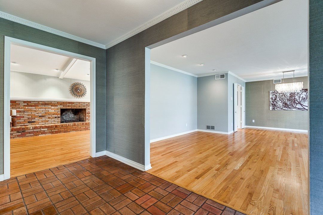 11007 Candlelight Lane Dallas TX 75229