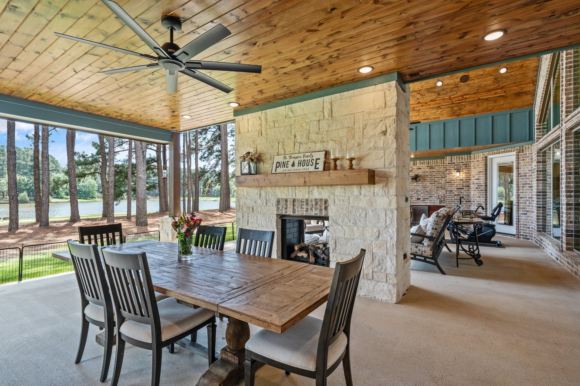 8595 Toler Pointe Larue TX 75770