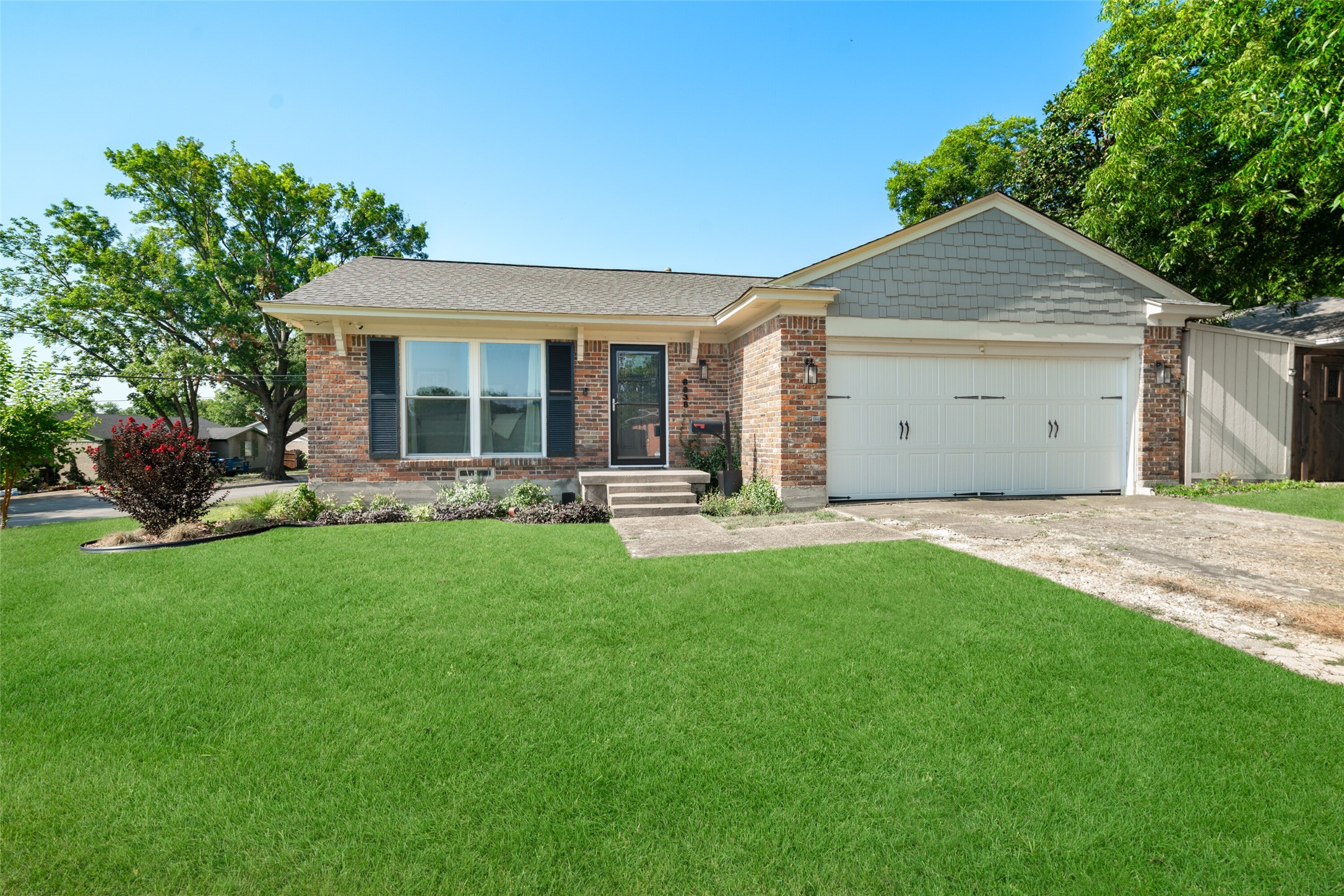 8838 Graywood Drive Dallas TX 75243
