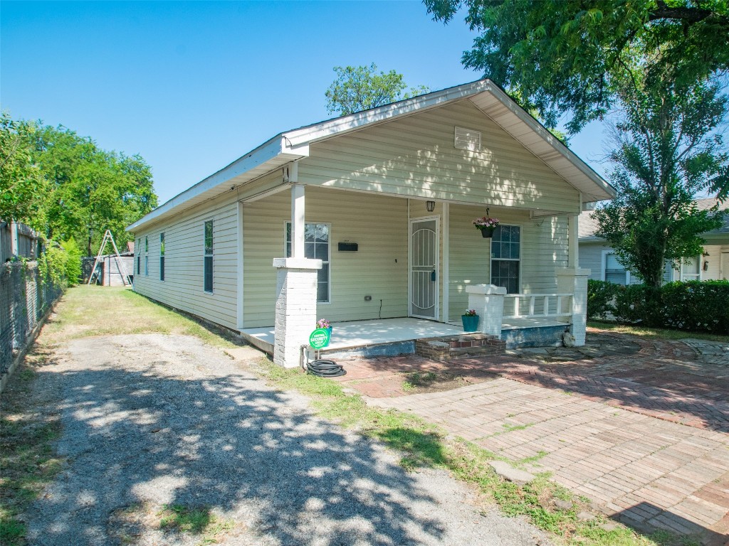 2517 Refugio Avenue Fort Worth TX 76164