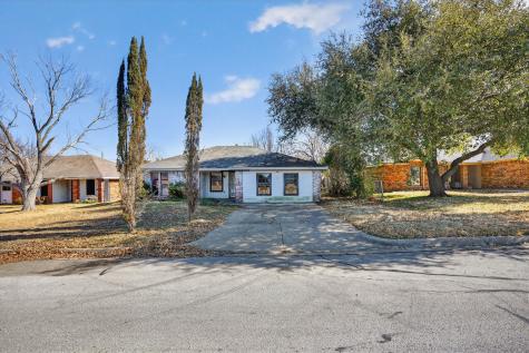 821 Nicole Drive Burleson TX 76028
