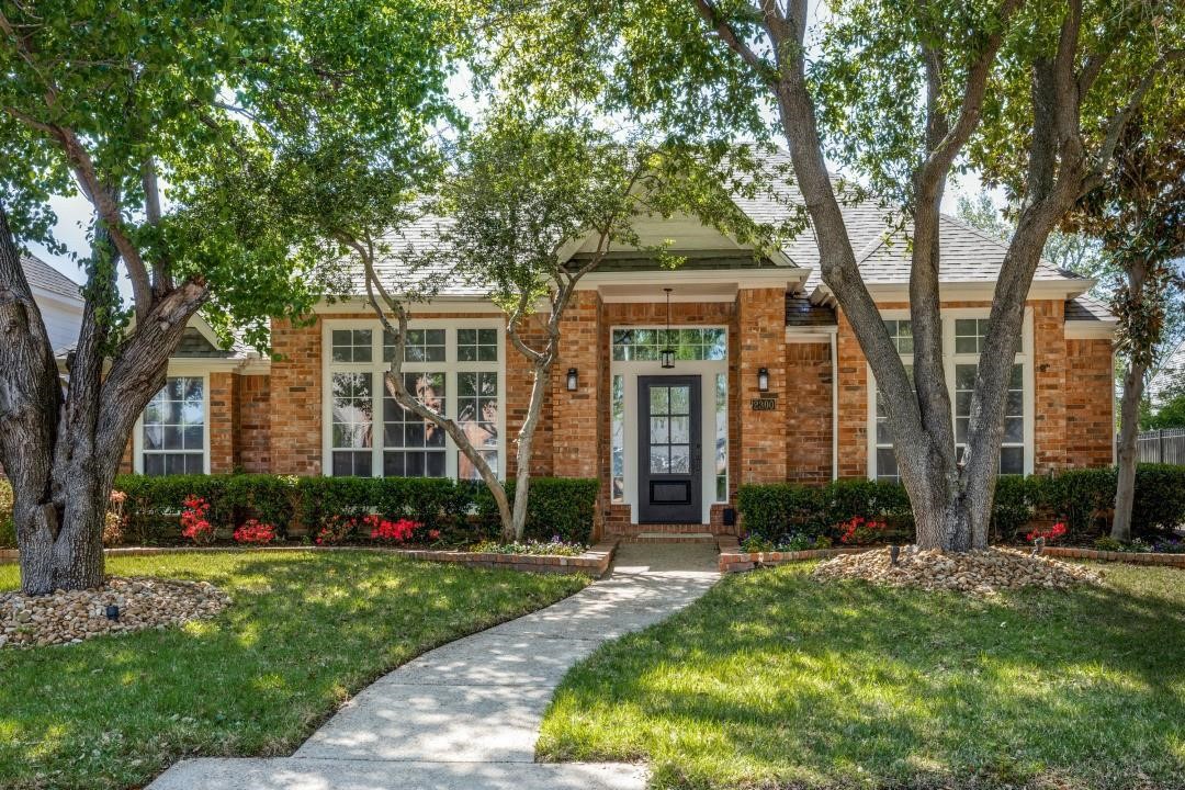 2300 Hunter Place Lane Arlington TX 76006