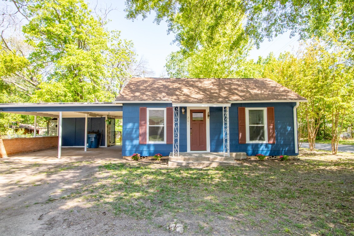201 Mallory Street Lindale TX 75771