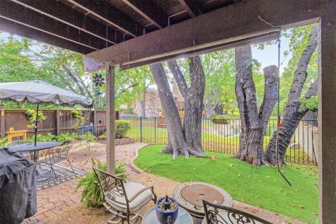 1805 Lakecrest Court Carrollton TX 75006