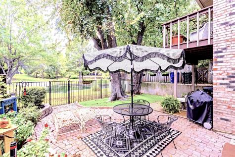 1805 Lakecrest Court Carrollton TX 75006