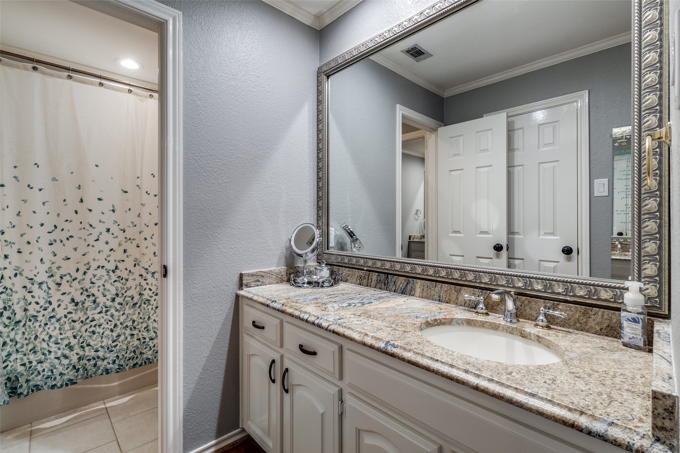 5822 Preston Fairways Drive Dallas TX 75252