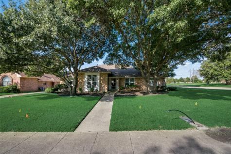 1886 Green Tree Lane Duncanville TX 75137