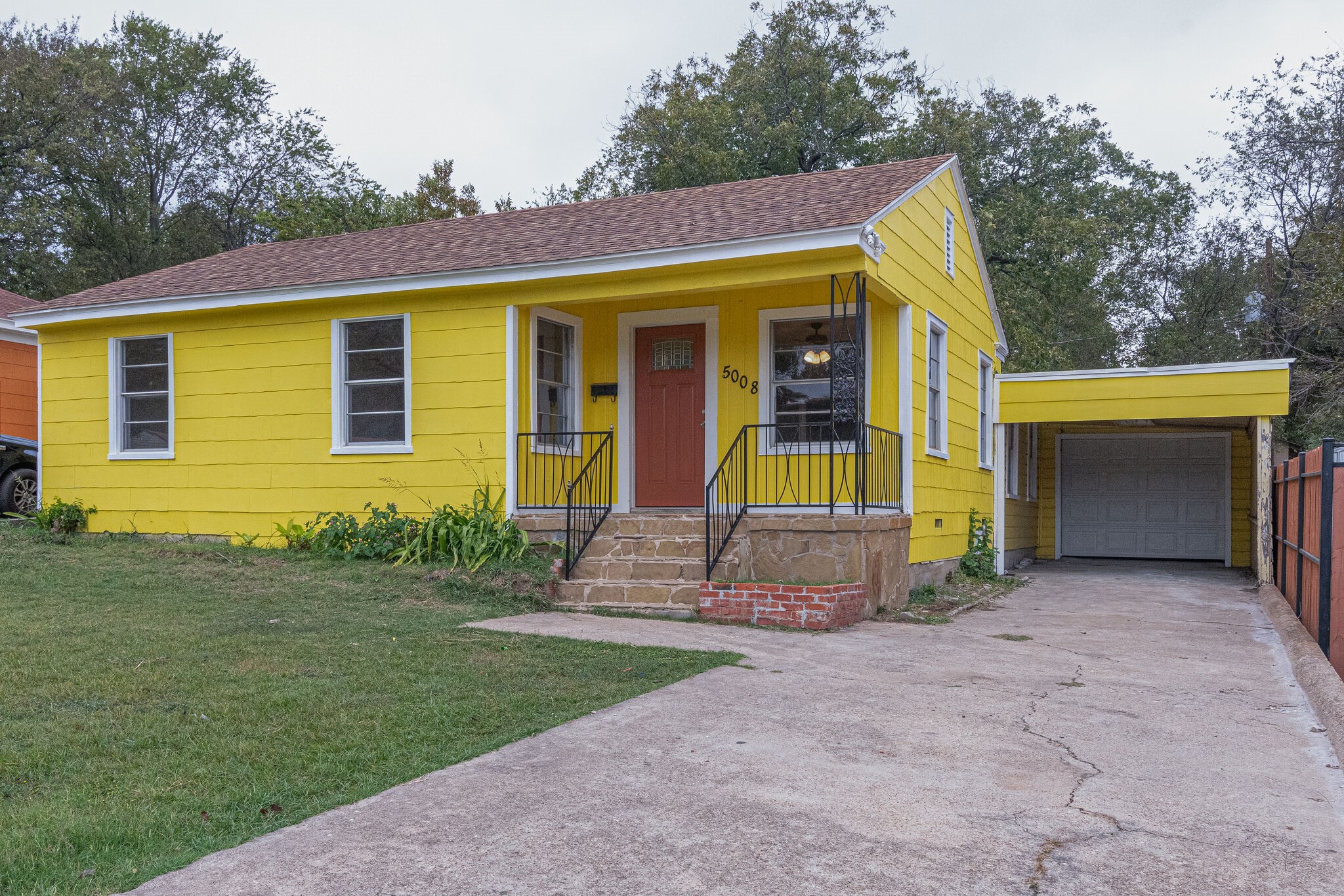 5008 Penrod Court River Oaks TX 76114