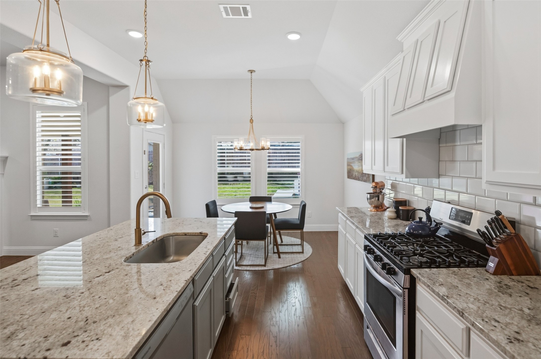 5849 Dennis Avenue Fort Worth TX 76114