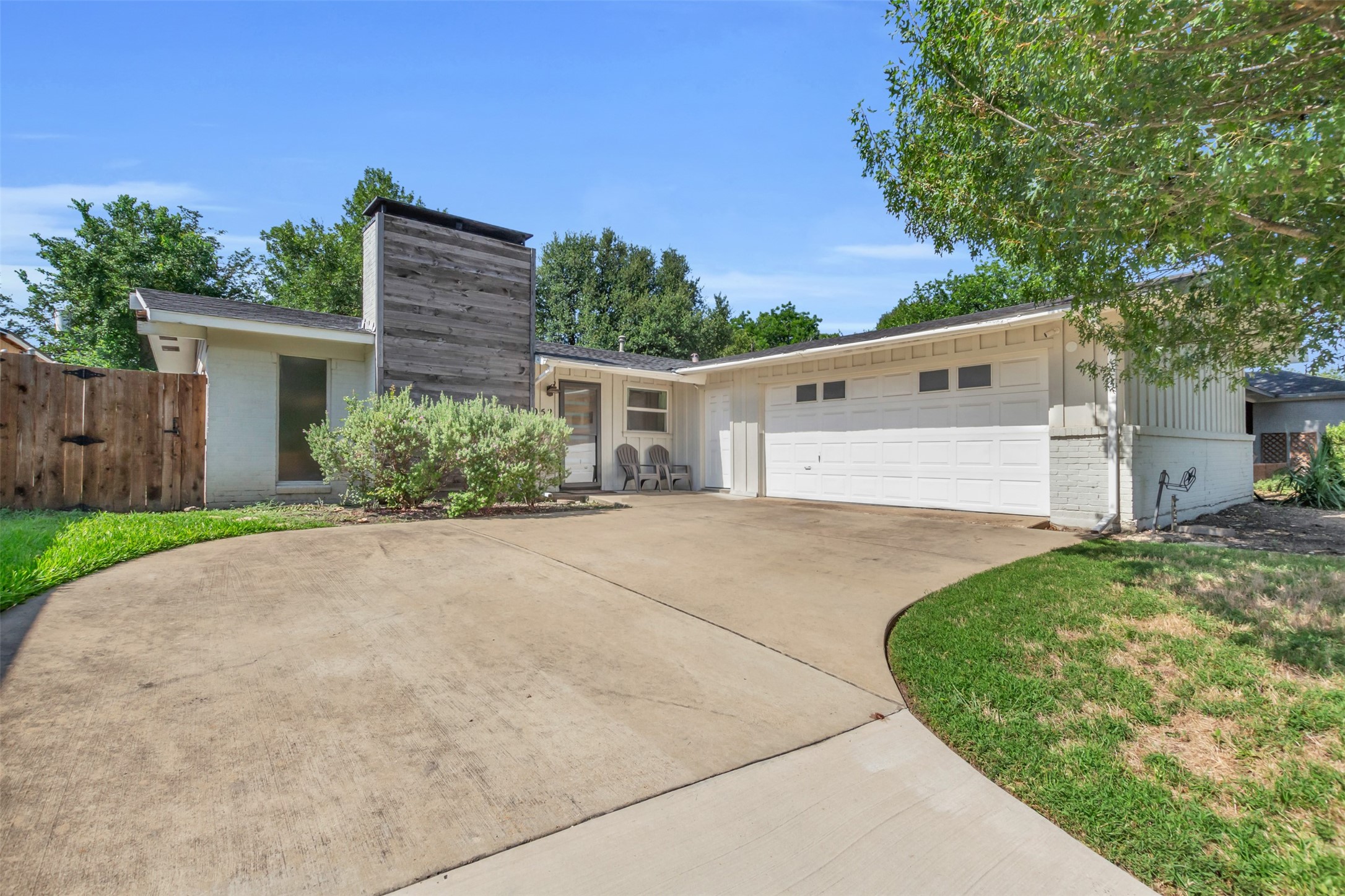 2952 Latham Drive Dallas TX 75229