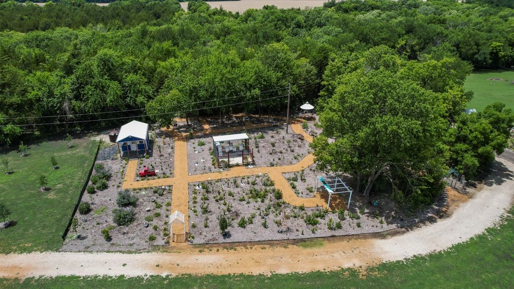 1070 County Road 3030 Bonham TX 75418