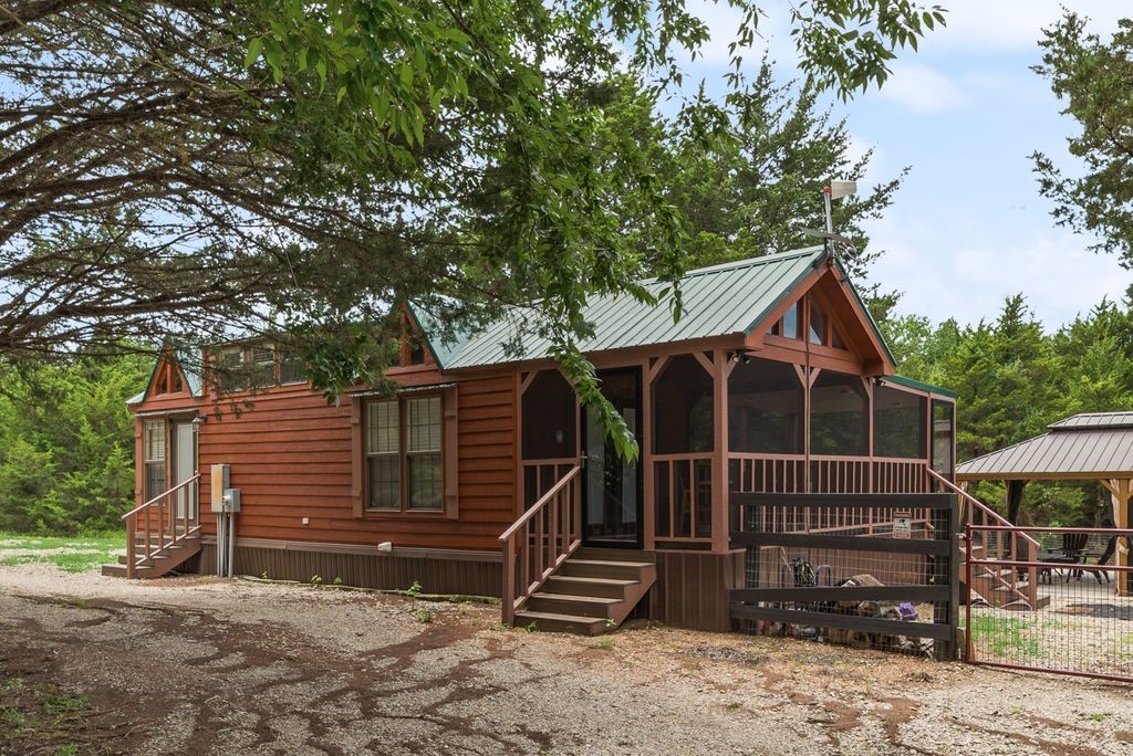 1070 County Road 3030 Bonham TX 75418