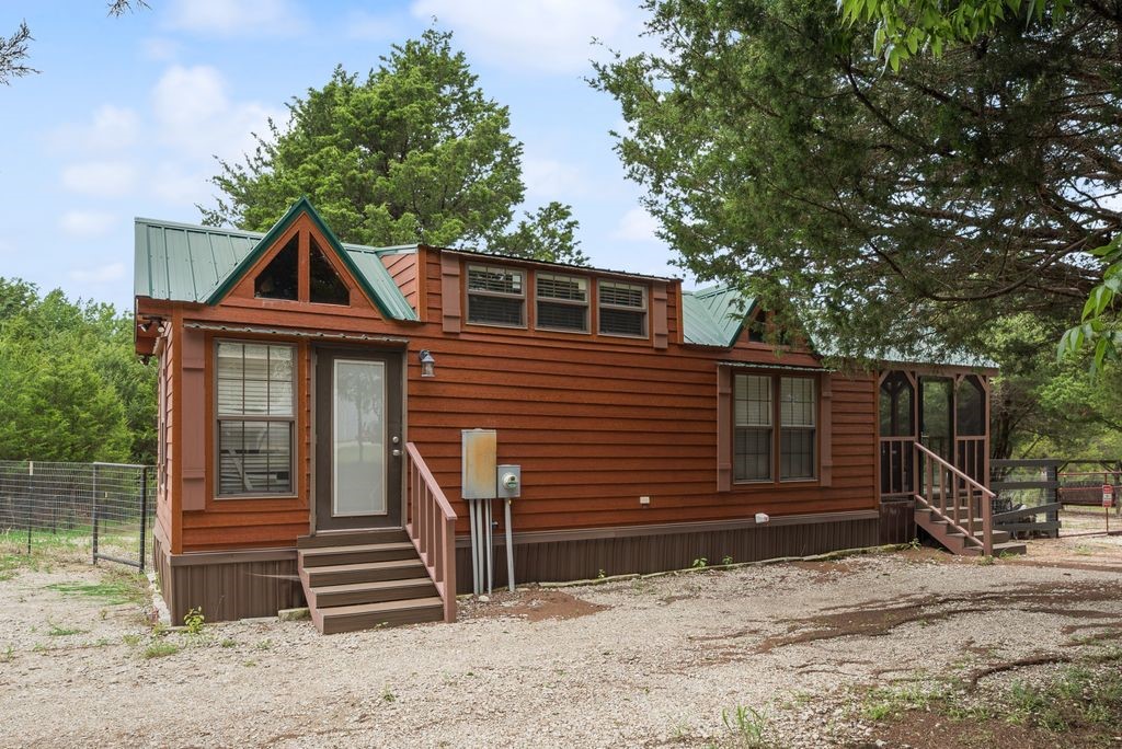 1070 County Road 3030 Bonham TX 75418
