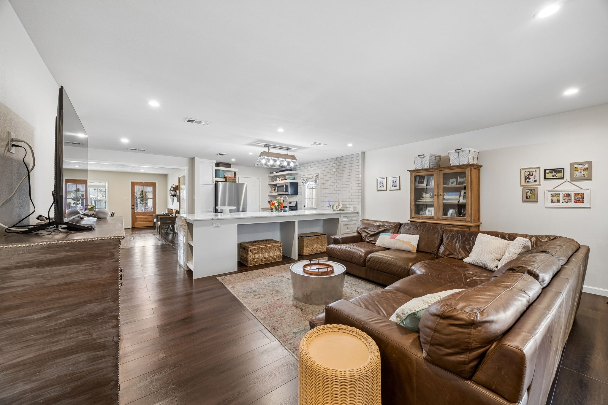 9422 Lenel Place Dallas TX 75220