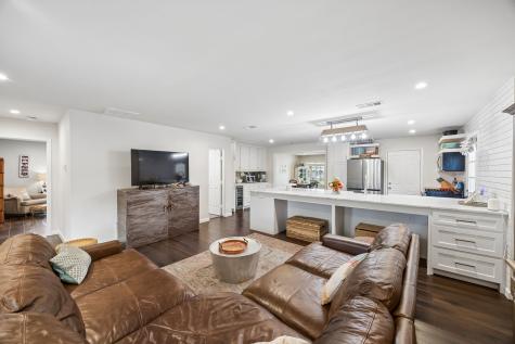 9422 Lenel Place Dallas TX 75220