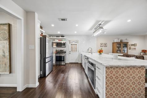 9422 Lenel Place Dallas TX 75220