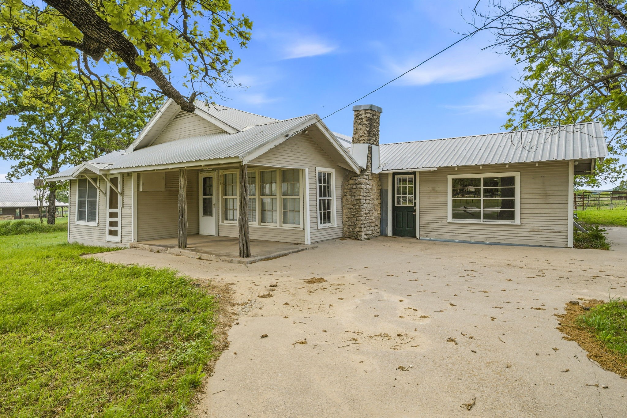 305 County Road 483 Stephenville TX 76401