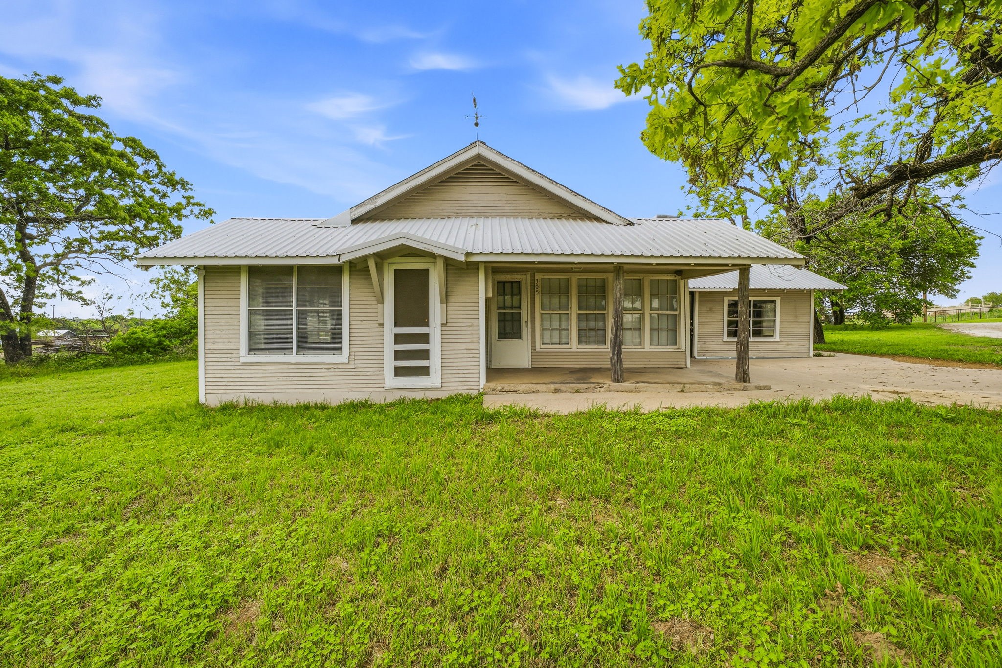305 County Road 483 Stephenville TX 76401