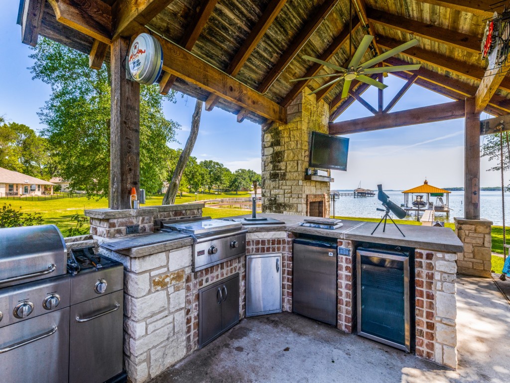 15207 Sapphire Lane Streetman TX 75859