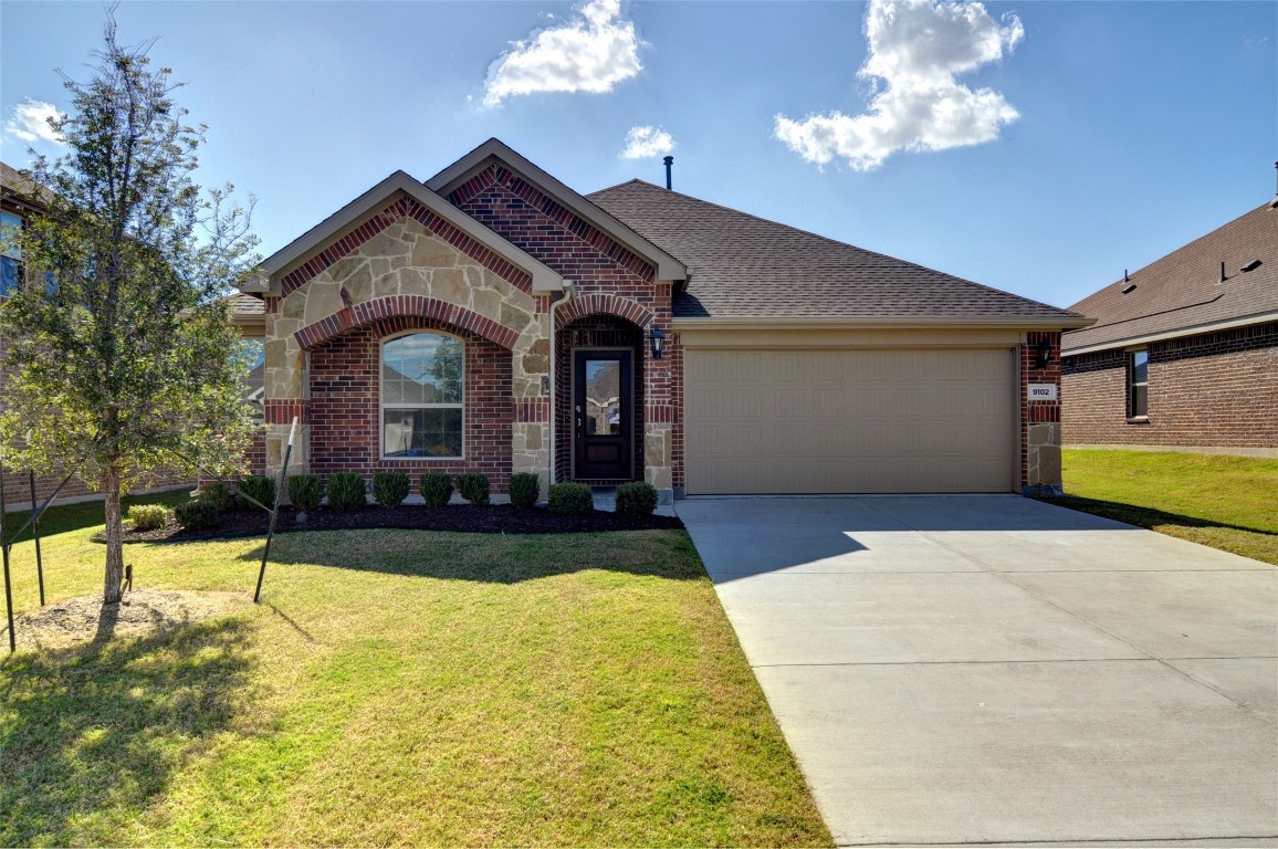 9102 Farmington Drive Arlington TX 76002