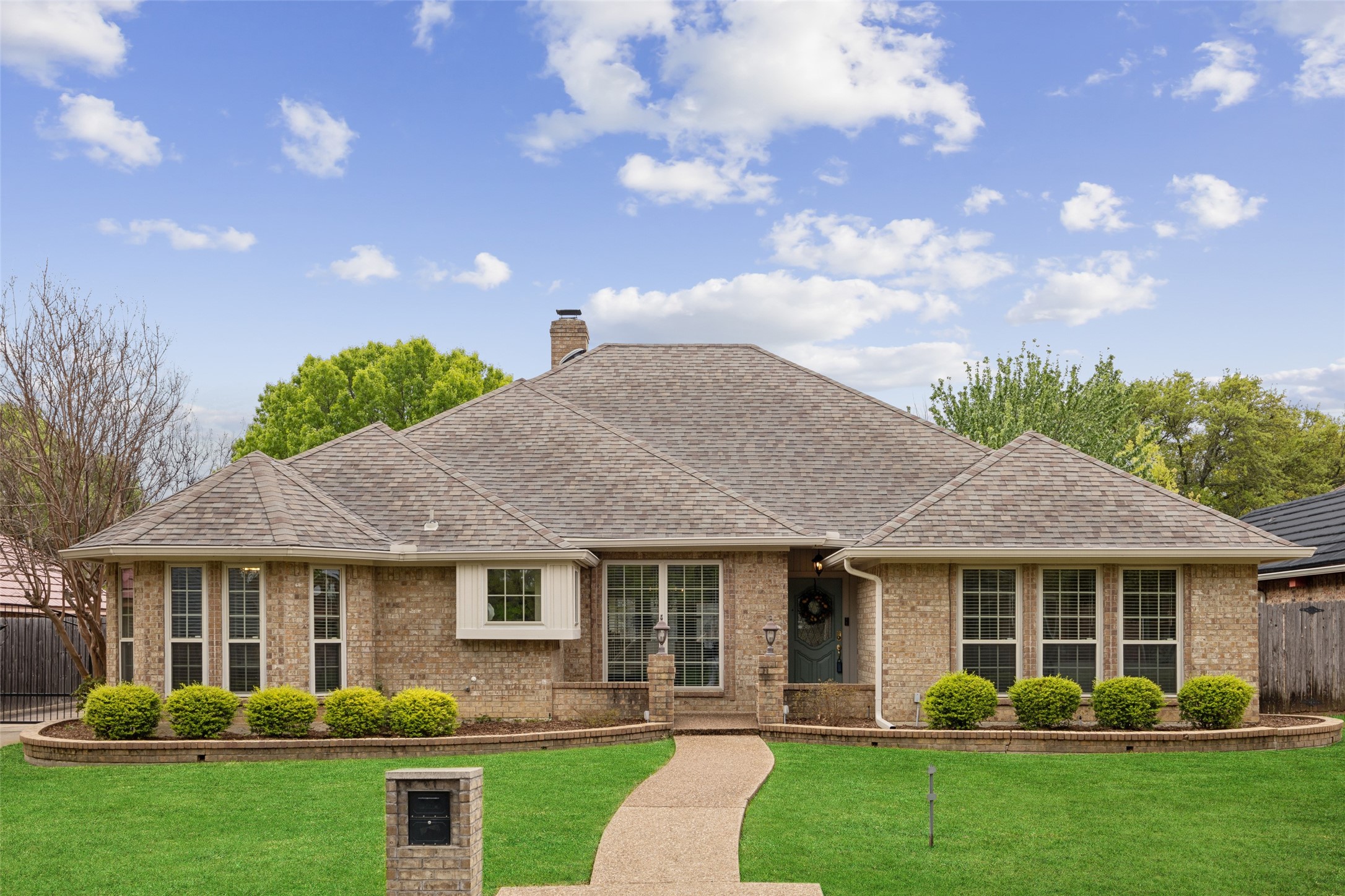 2002 Thames Drive Arlington TX 76017