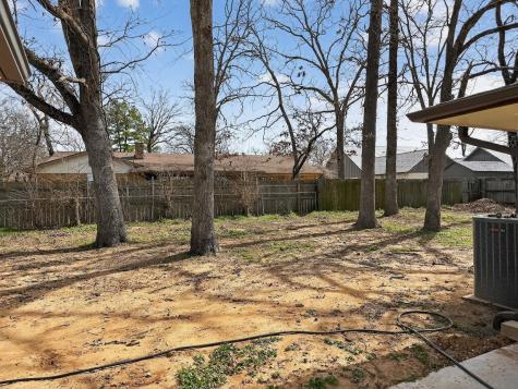 835 38th Street SE Paris TX 75462