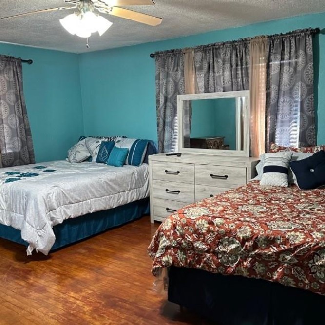 2438 Five Mile Circle Dallas TX 75233