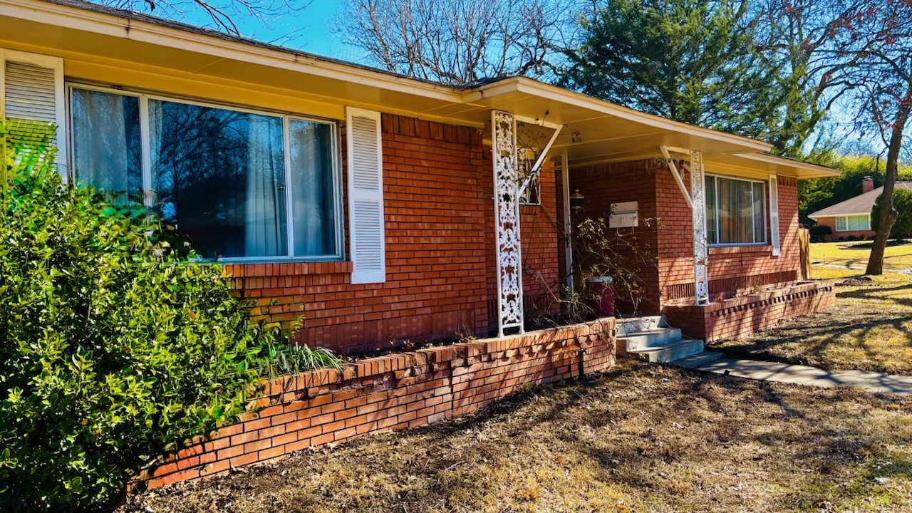 2438 Five Mile Circle Dallas TX 75233
