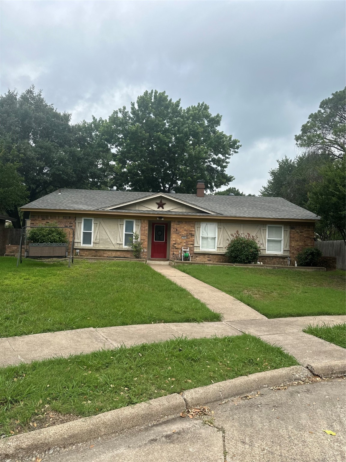 936 Meadowdale Circle Garland TX 75043