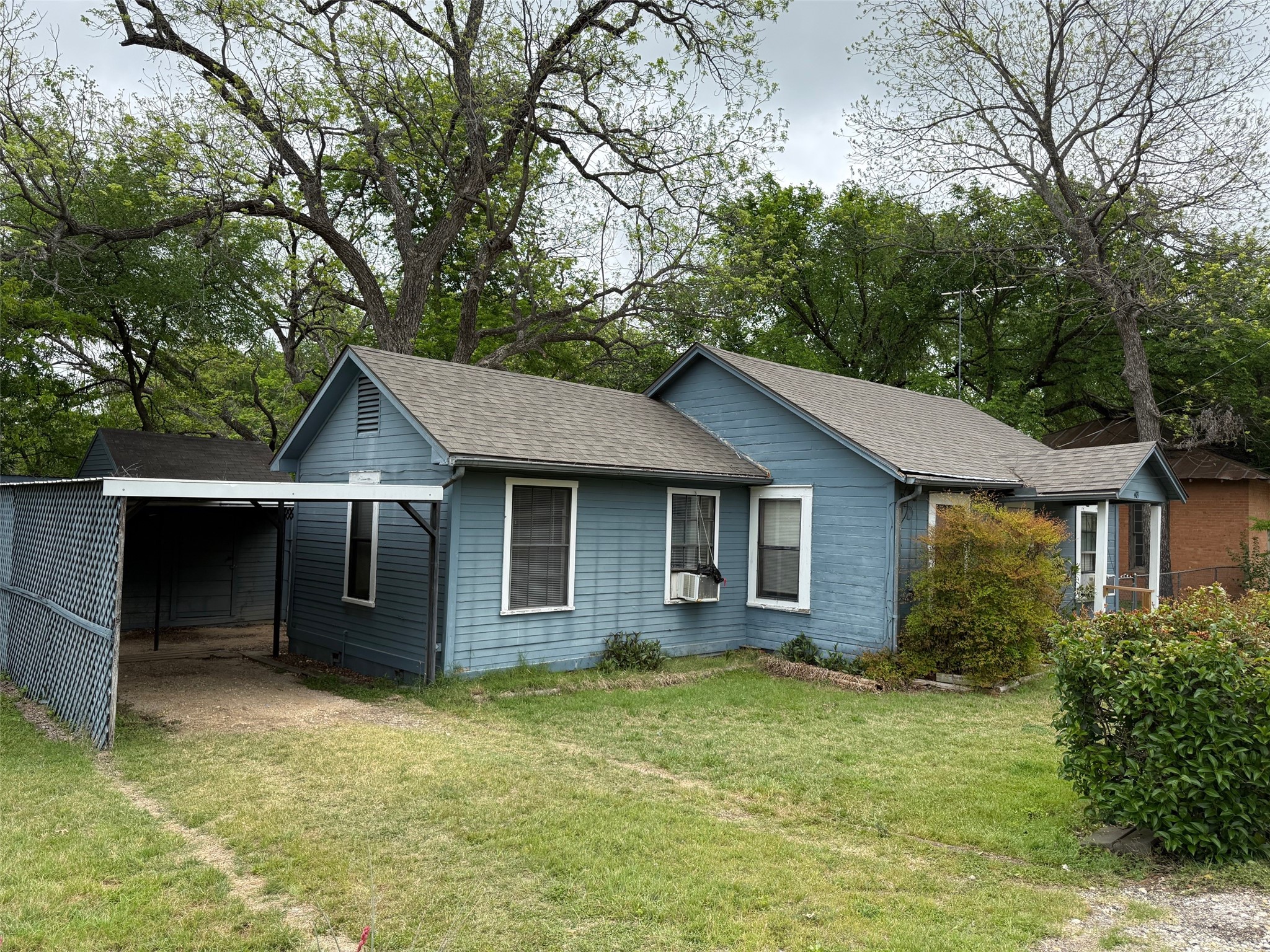 403 Avenue E Avenue Valley Mills TX 76689