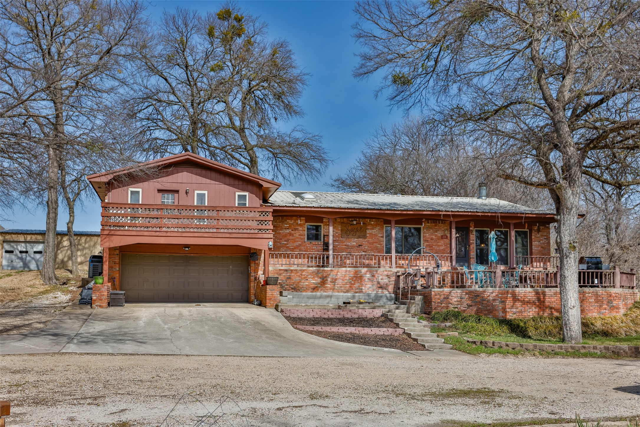 231 Hickory Street Lindsay TX 76250