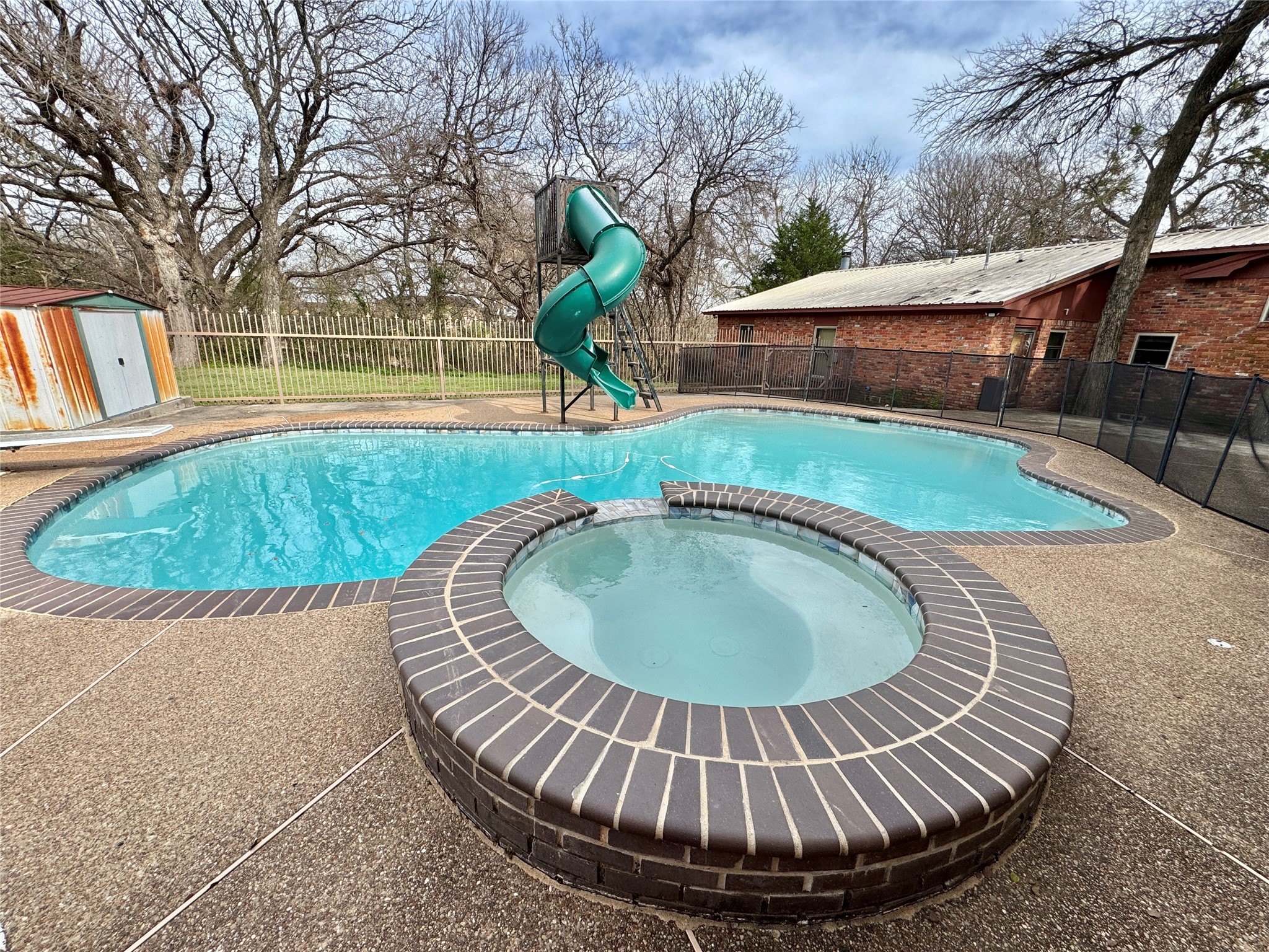 231 Hickory Street Lindsay TX 76250