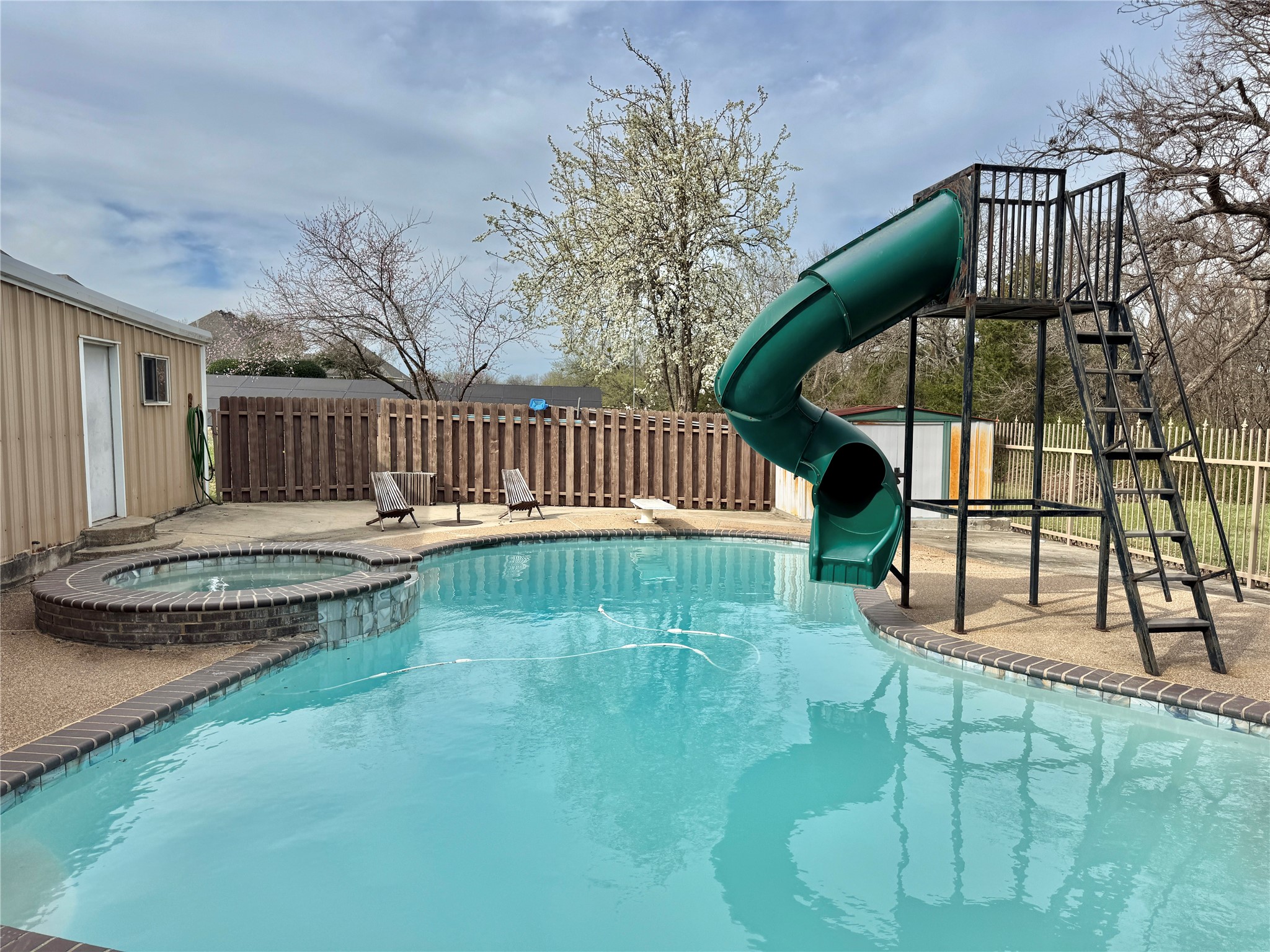 231 Hickory Street Lindsay TX 76250