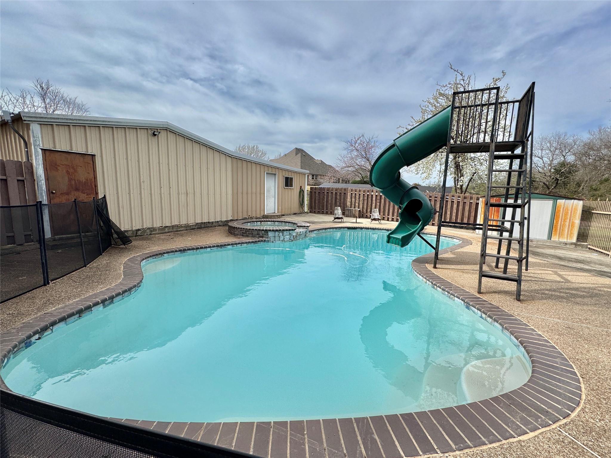 231 Hickory Street Lindsay TX 76250