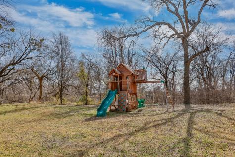 231 Hickory Street Lindsay TX 76250