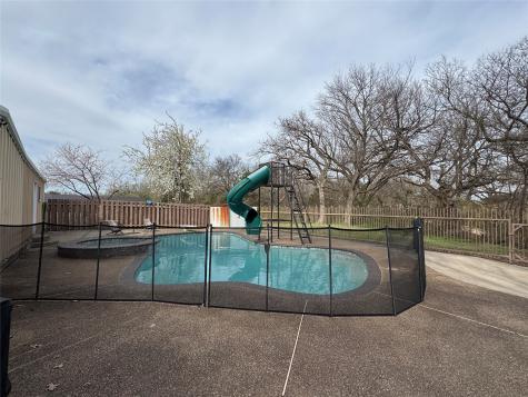 231 Hickory Street Lindsay TX 76250