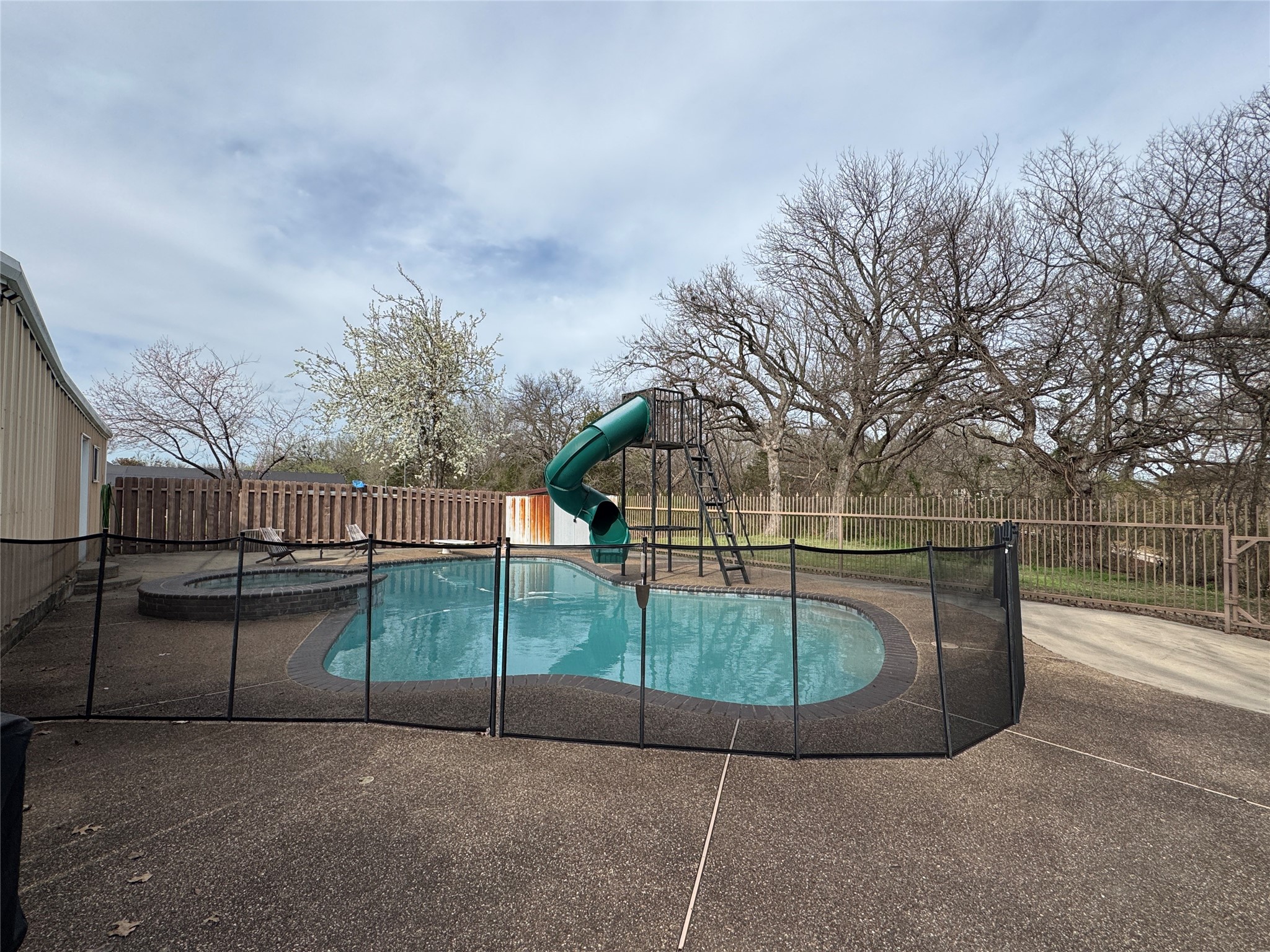 231 Hickory Street Lindsay TX 76250
