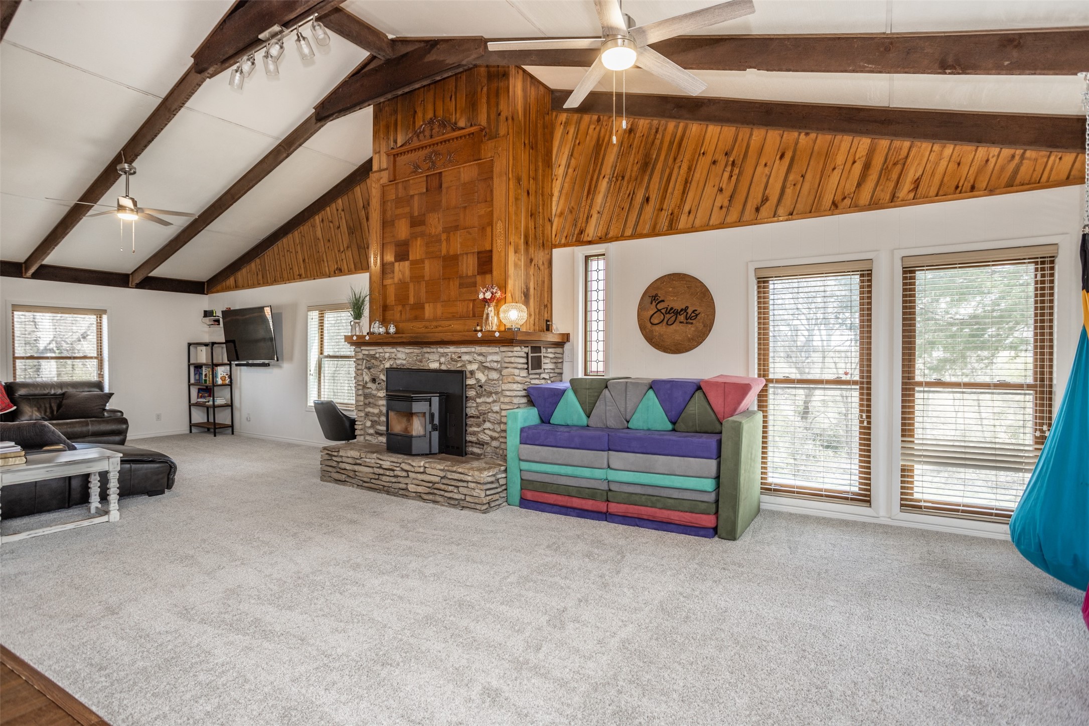 231 Hickory Street Lindsay TX 76250