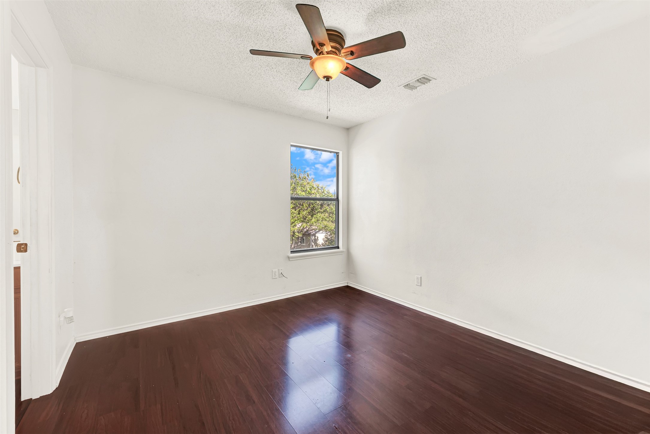 2828 Linden Lane Grand Prairie TX 75052