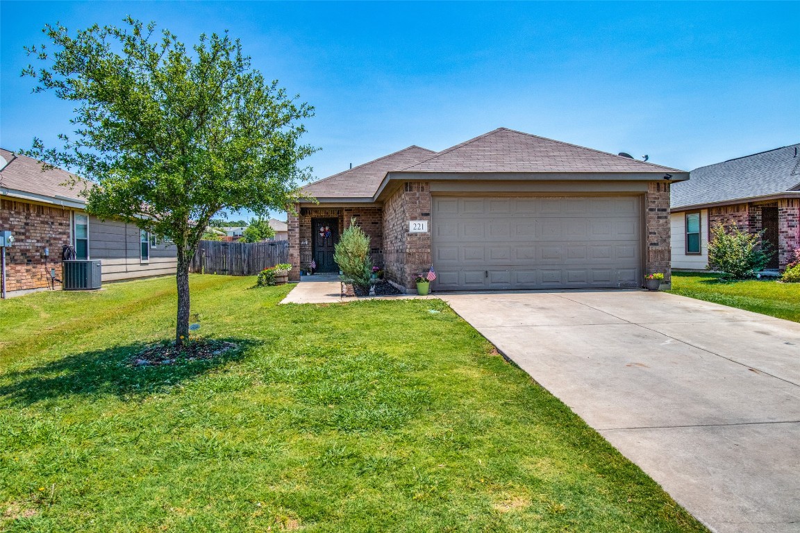 221 Candlewood Circle Gainesville TX 76240