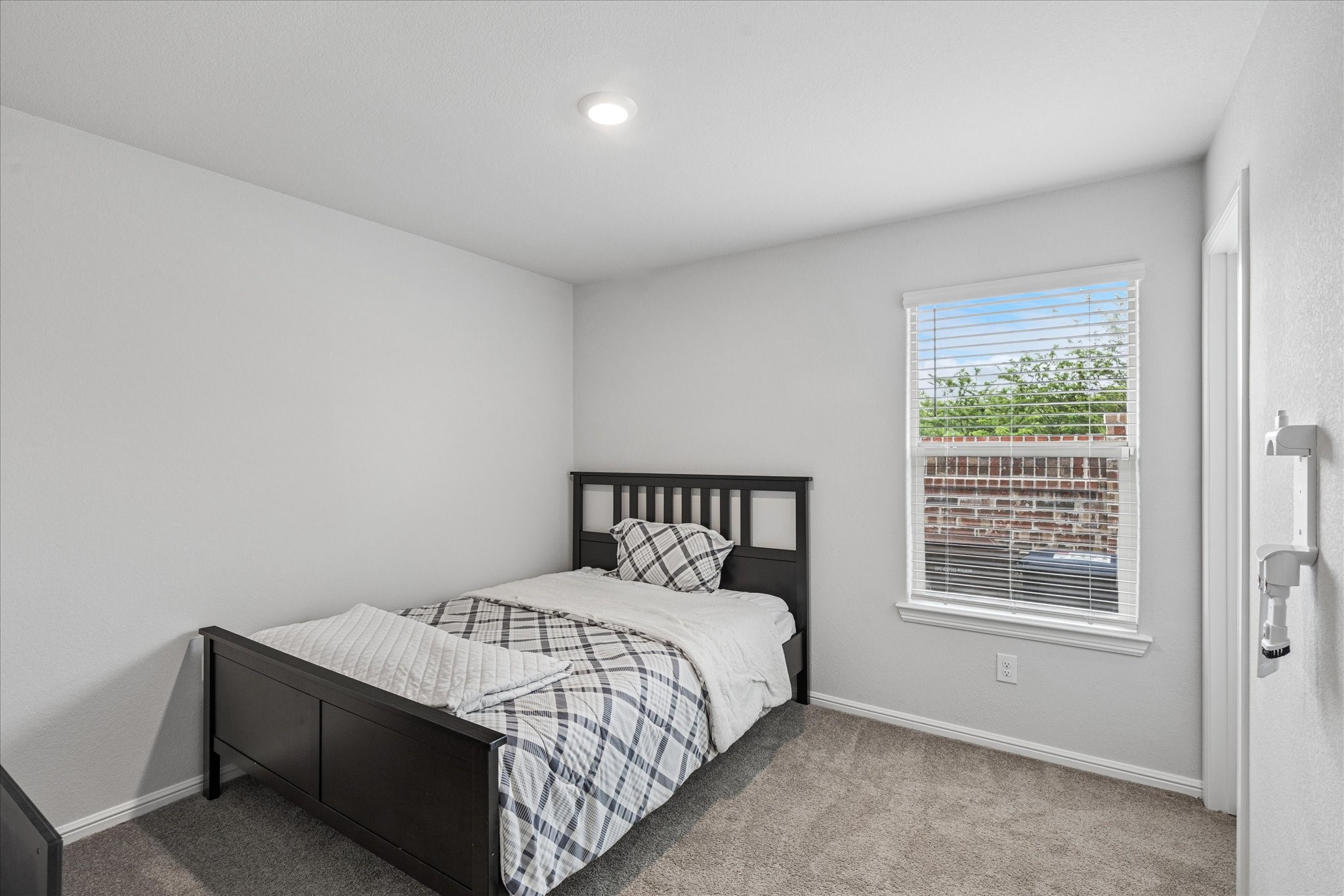 5913 Silverjack Trail Denton TX 76226